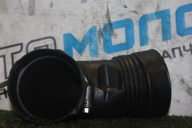 Патрубок воздушного фильтра Peugeot  2008  5F01 V756381280 контрактная