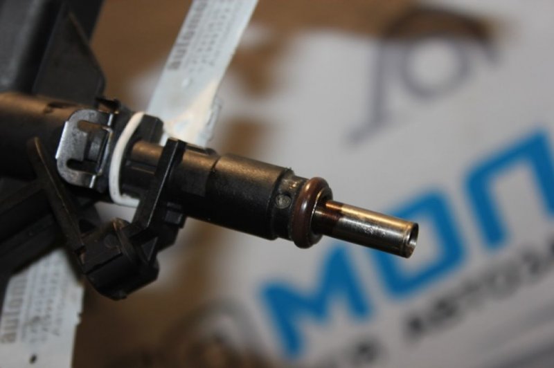 Форсунка топливная Peugeot  2008  R56 EP6 V752817680 контрактная