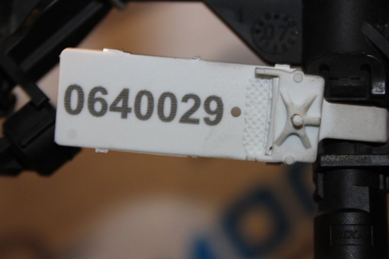 Форсунка топливная Peugeot  2008  R56 EP6