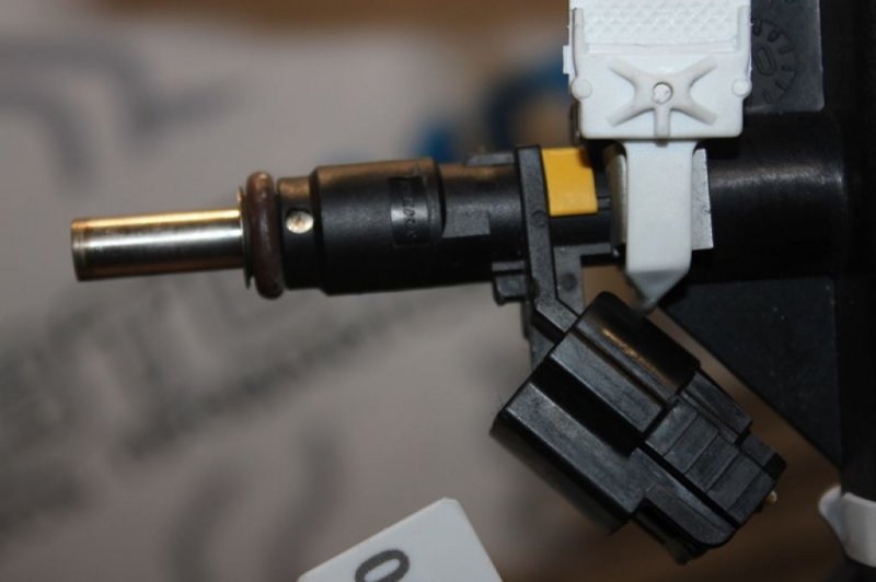 Форсунка топливная Peugeot  2008  R56 EP6 V752817680 контрактная