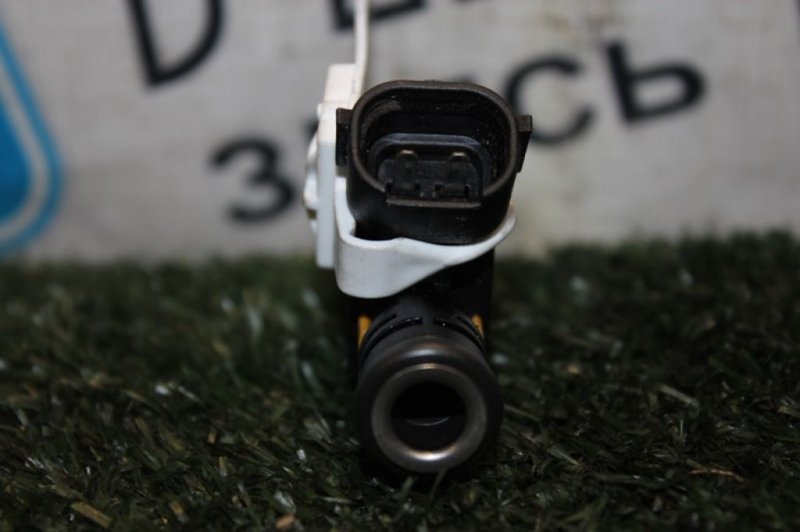 Форсунка топливная Peugeot  2008  R56 EP6