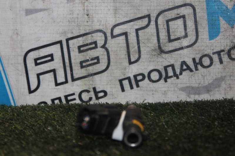 Форсунка топливная Peugeot  2008  R56 EP6