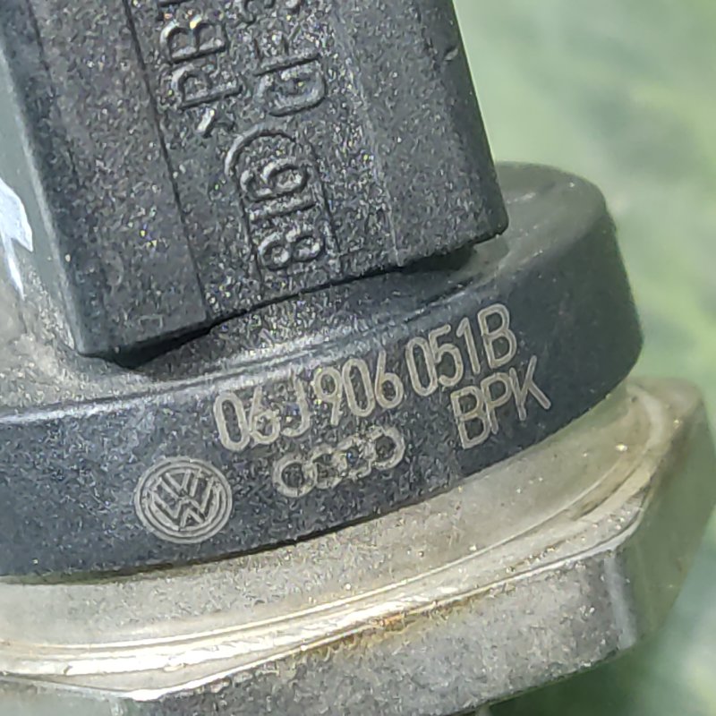 Датчик давления топлива A3 2 A4 4 A5 1 TT Altea Leon Toledo Eos Golf Passat Scirocco Tiguan 8K2 8K5 B8 8TA CDH AXX BPY BWA CAWB CBFA CCZA CCTA CDAA CJEB CABD CDHB CABB CCUA