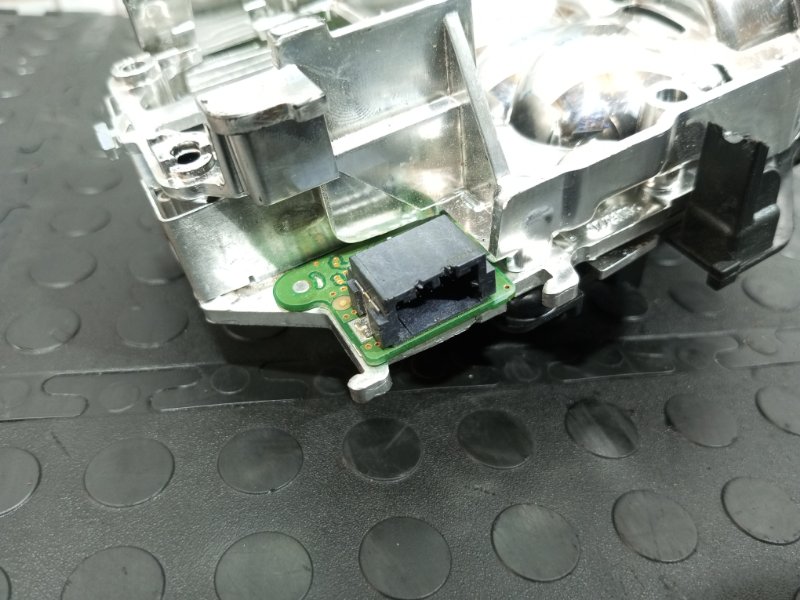 Линза фары левая Cooper Hatch F56