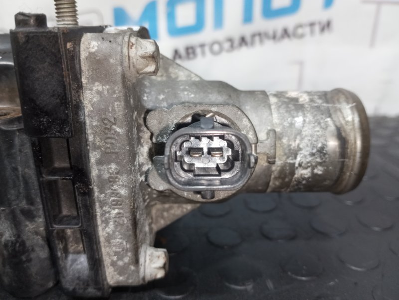 Корпус термостата Cruze J300 F18D4