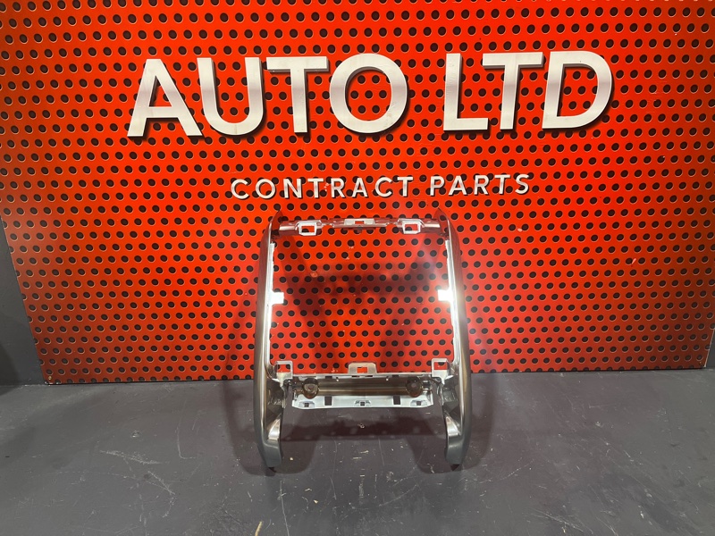 Накладка декоративная центральной консоли Land Rover Range Rover Sport 2 2015 L494 306DT DK6267448A контрактная