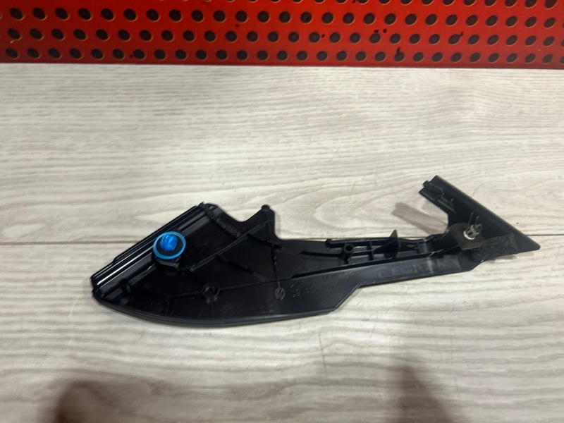 Накладка двери передняя правая ES 2020 Axzh10 XA25A-E92C