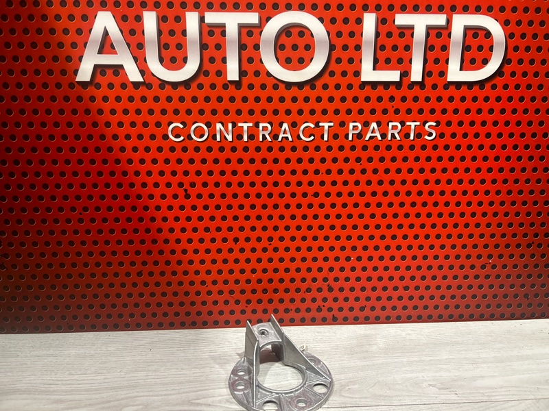 Кронштейн передний Mercedes-Benz GLE 2017 W166 276 A1666201601 контрактная