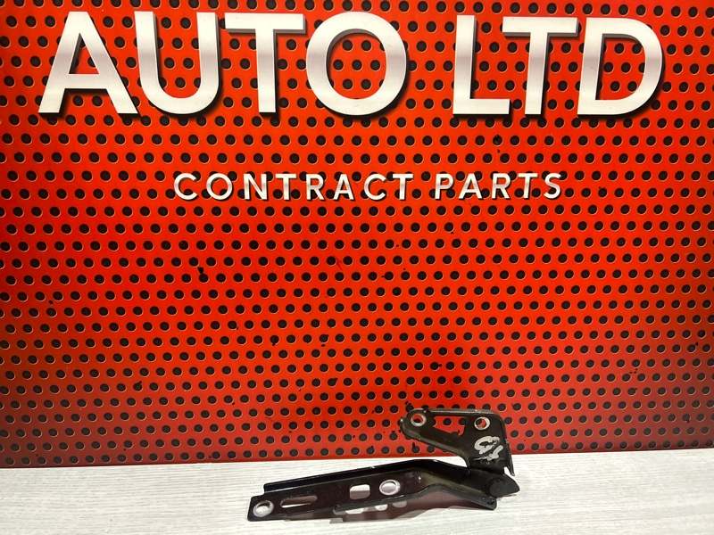 Петля капота левая AUDI Q7 2013 4l0823301 контрактная