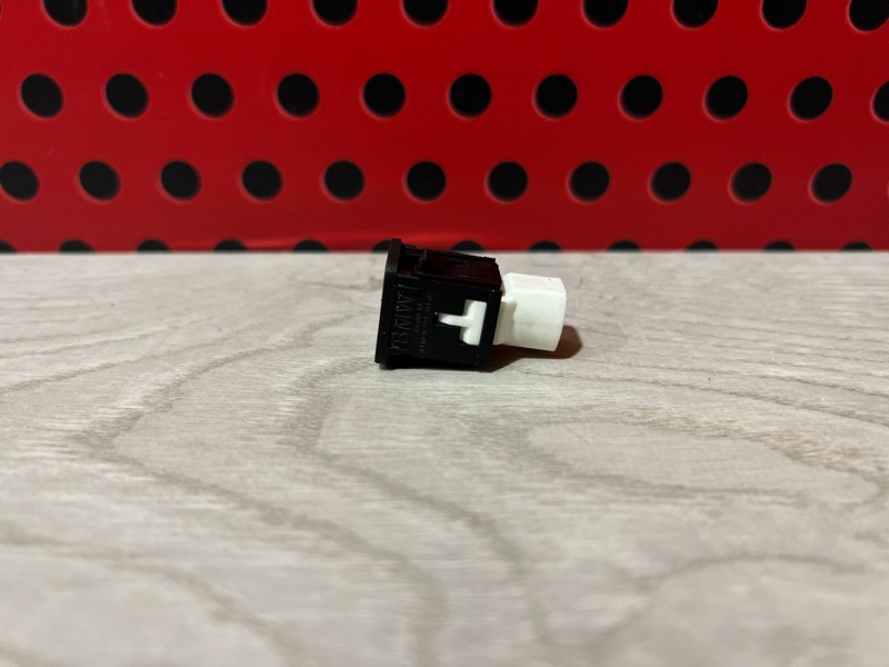 Разъем AUX / USB X3 2018 G01 B47D20B
