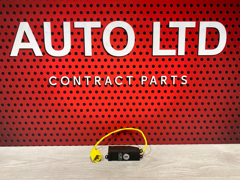 Запчасть кнопка (выключатель) Bentley Continental Flying Spur 2011 W12 6.0 3D1919211A контрактная Кнопка (выключатель) Bentley Continental Flying Spur 2011 W12 6.0 3D1919211A контрактная