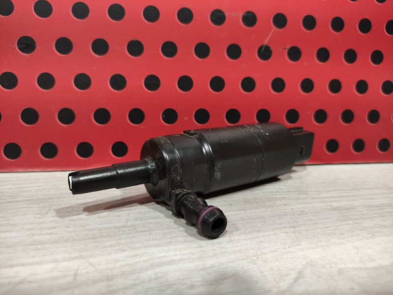 Насос (моторчик) омывателя фар Cayenne 2014 958 CVV Насос (моторчик) омывателя фар Cayenne 2014 958 CVV