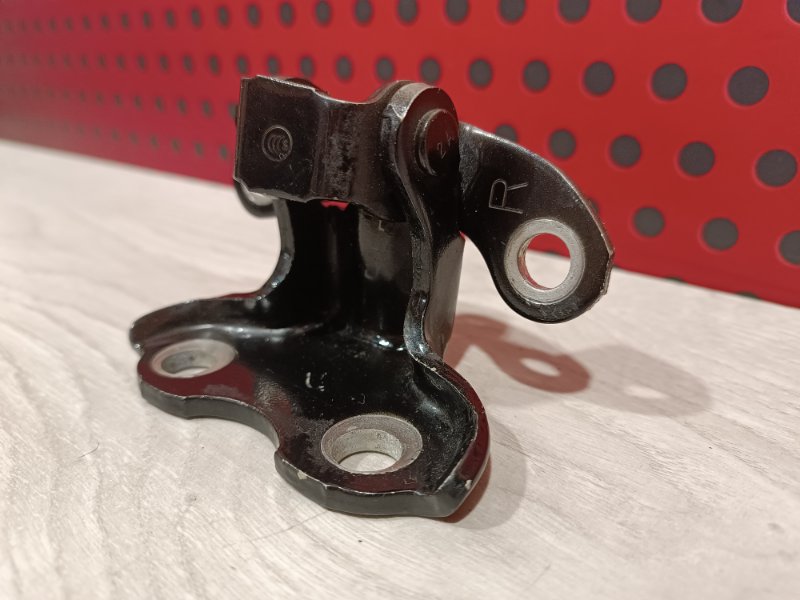 Петля двери задней правой Land Cruiser 2013 200 1VD