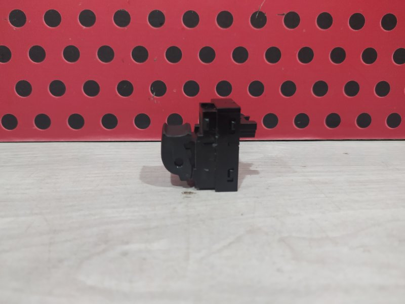 Кнопка открытия багажника BMW X5 F15 N57D30B