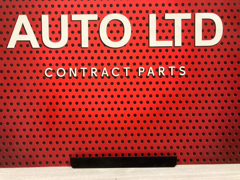 Накладка на порог Toyota Land Cruiser 2013 200 1VD 67915-60030 контрактная