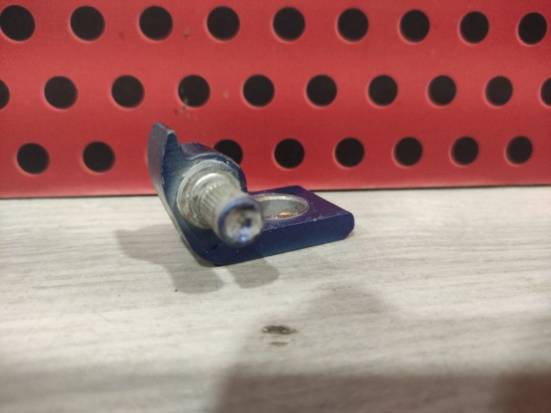 Петля двери передней правой Macan 2017 95B DCN