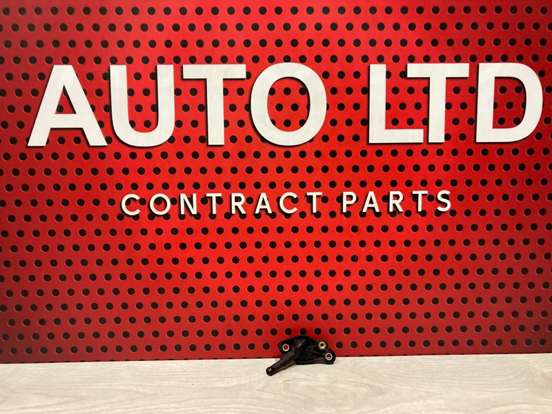 Фланец (тройник) системы охлаждения Porsche Macan 2021 95B DKN 06K121132 контрактная