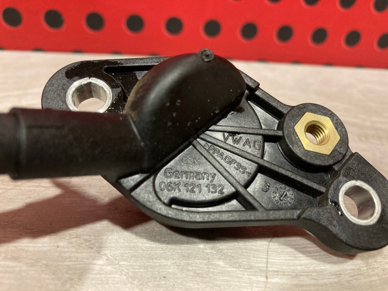 Фланец (тройник) системы охлаждения Macan 2021 95B DKN