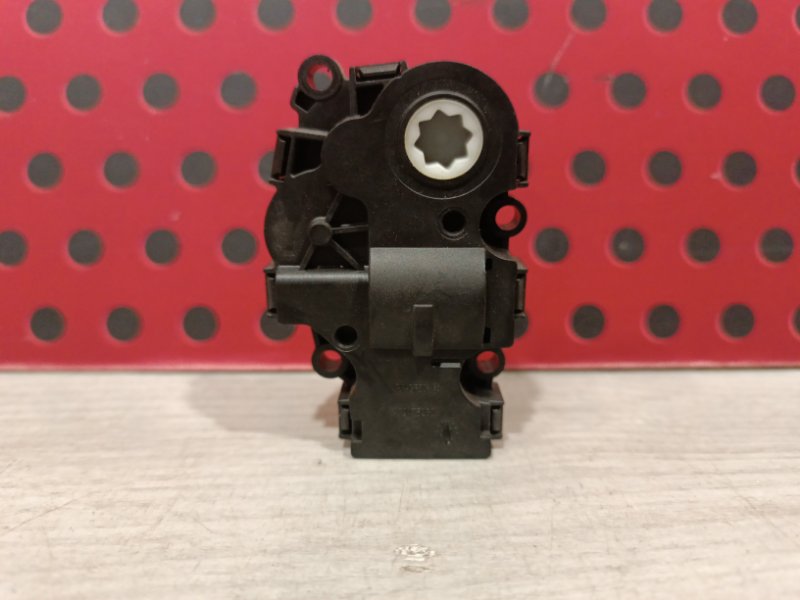 Моторчик заслонки печки 5 2020 G30 B48B20A