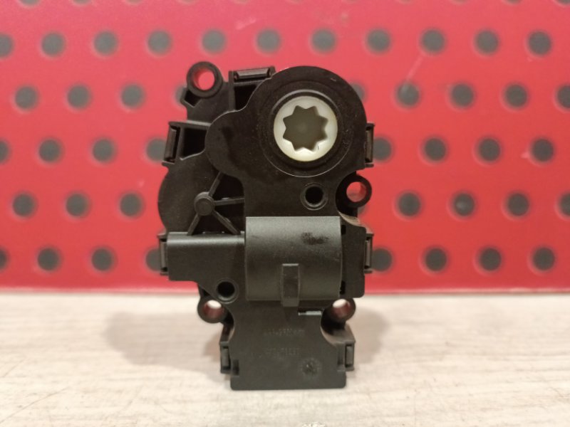 Моторчик заслонки печки 5 2020 G30 B48B20A