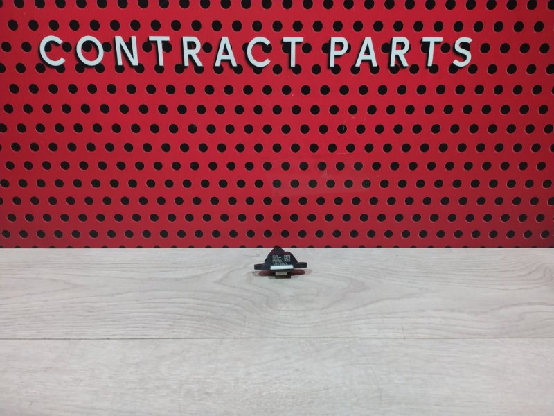 Запчасть датчик удара Volvo XC90 2018 джип/SUV 5дв. B4204T34 31406731 контрактная Датчик удара Volvo XC90 2018 джип/SUV 5дв. B4204T34 31406731 контрактная