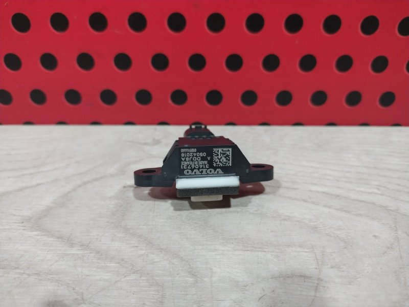 Датчик удара XC90 2018 джип/SUV 5дв. B4204T34 Датчик удара XC90 2018 джип/SUV 5дв. B4204T34