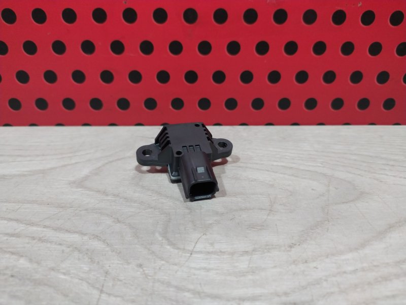 Датчик удара Volvo XC90 джип/SUV 5дв. B4204T34 Датчик удара Volvo XC90 джип/SUV 5дв. B4204T34