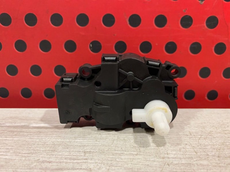 Моторчик заслонки печки BMW X2 2021 F39 B48C 64119384023 контрактная