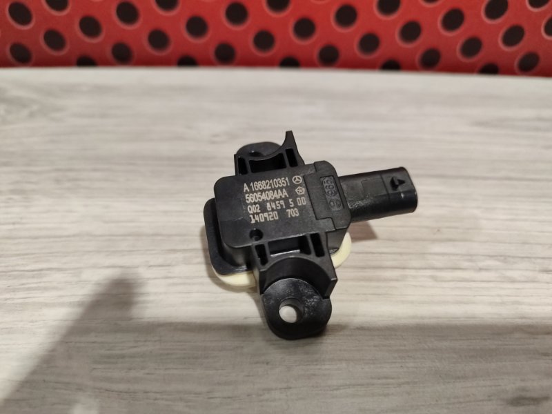 Датчик удара GLE 2018 W166 651 Датчик удара GLE 2018 W166 651