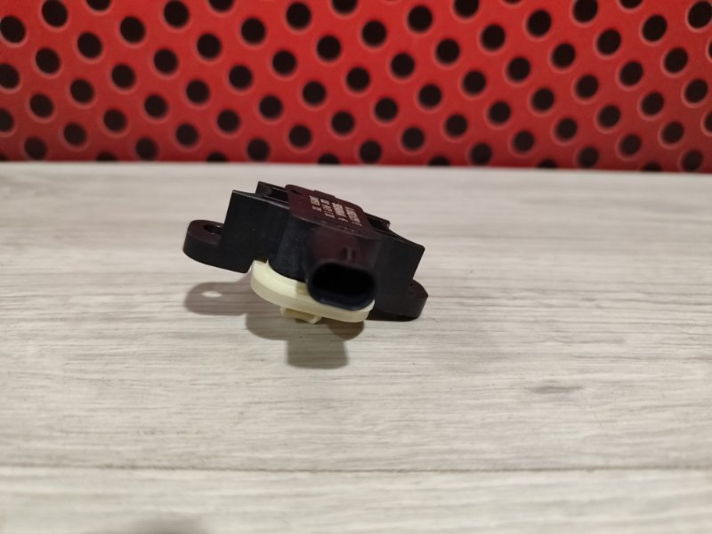 Датчик удара Mercedes-Benz GLE W166 651 Датчик удара Mercedes-Benz GLE W166 651