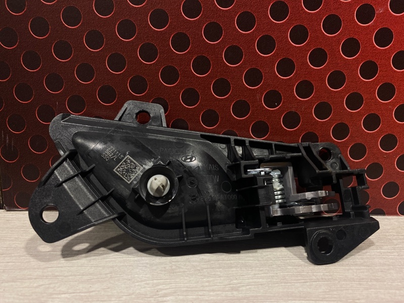 Ручка внутренняя задняя левая Niro 2022 электро 36500-0EDA0 Ручка внутренняя задняя левая Niro 2022 электро 36500-0EDA0