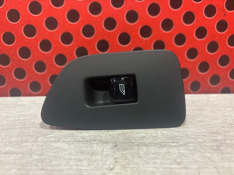 Кнопка стеклоподъемника Volvo V90 2018 PZ 2.0d D4204T23 31376458 контрактная