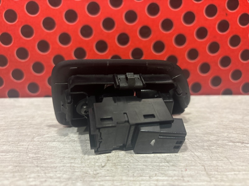 Кнопка стеклоподъемника V90 2018 PZ 2.0d D4204T23