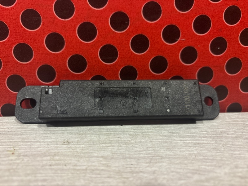 Запчасть антенна Mercedes-Benz S-Class 2017 W222 656 3.0d A2139051100 контрактная Антенна Mercedes-Benz S-Class 2017 W222 656 3.0d A2139051100 контрактная