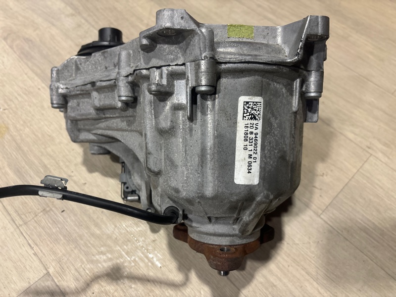 Раздаточная коробка X6 2020 G06 B57D30B 3.0d M-Pack