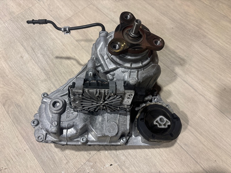 Раздаточная коробка X6 2020 G06 B57D30B 3.0d M-Pack