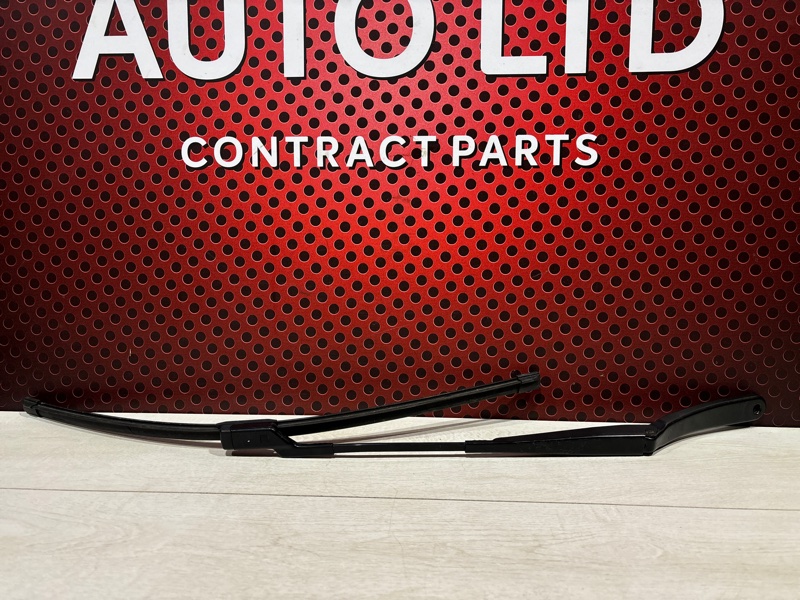 Щеткодержатель (поводок стеклоочистителя Ford Focus ST 2021 MK4 1.5 tdi JX7B-17527-AB контрактная