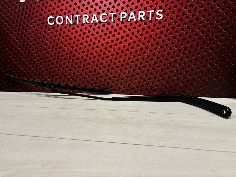 Щеткодержатель (поводок стеклоочистителя Ford Focus ST 2021 MK4 1.5 tdi JX7B-17526-AB контрактная