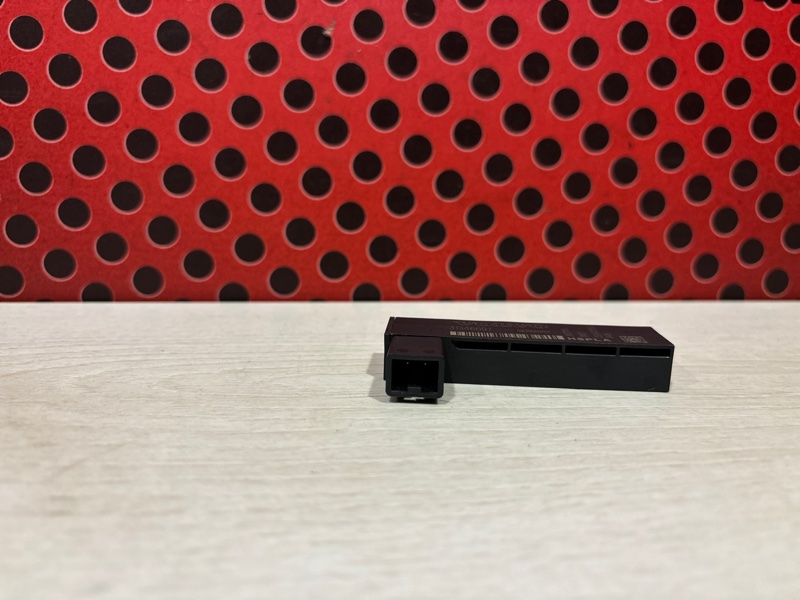 Антенна Volvo S60 седан B4204T26