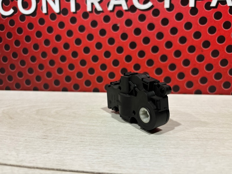 Моторчик заслонки печки 5 2020 G30 B48B20A