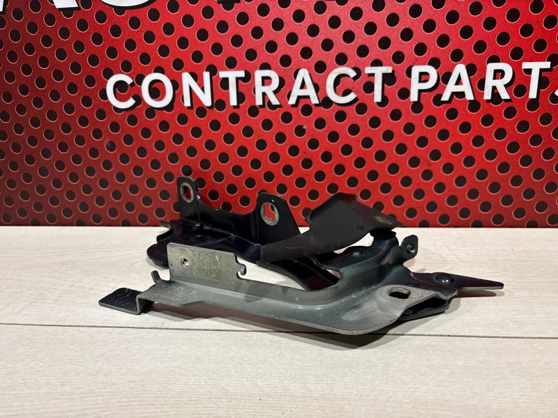 Петля капота правая Citroen DS7 Crossback 1.6 бензин