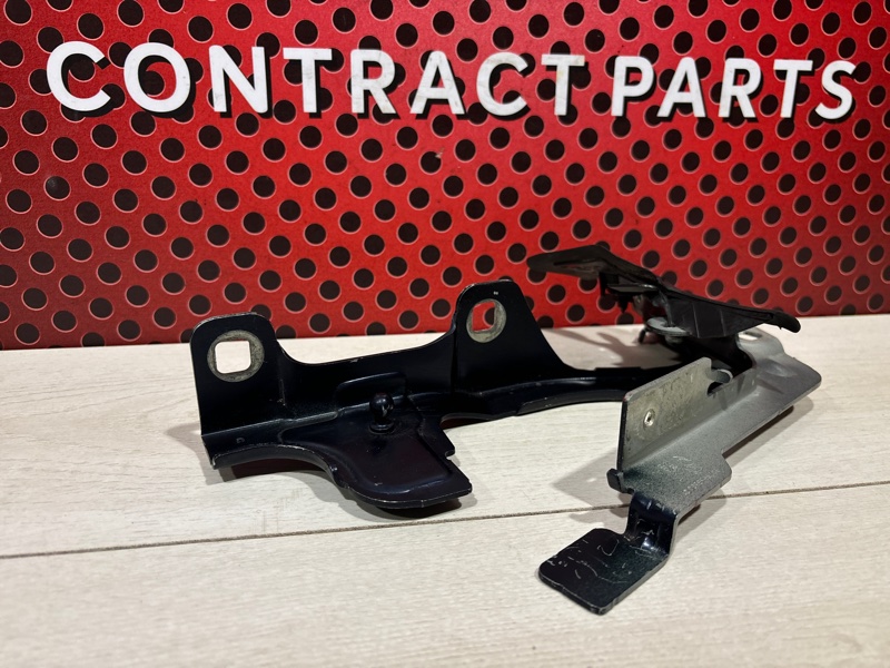 Петля капота правая DS7 Crossback 2023 1.6 бензин