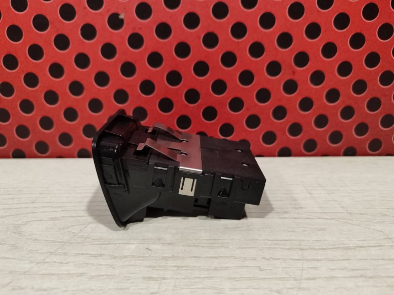 Кнопка ручного тормоза (ручника) GLE 2018 W166 651