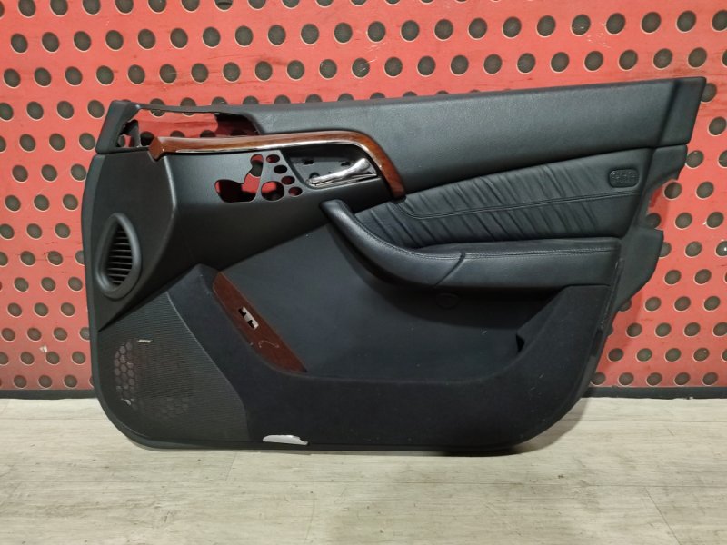 Обшивка двери передней правой (дверная карта Mercedes-Benz S-Class 2003 W220 A2207204070 контрактная