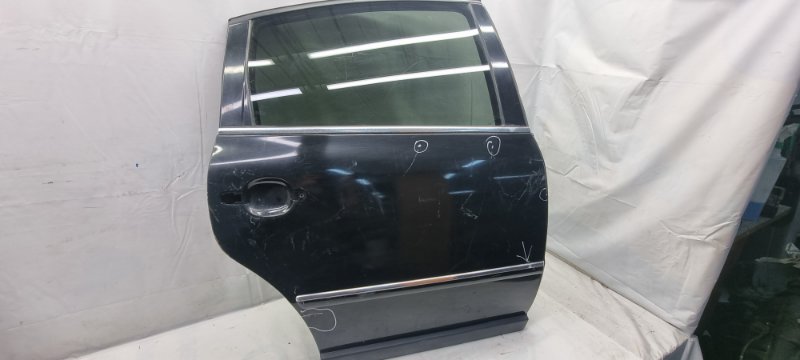 Дверь боковая задняя правая Volkswagen Passat 2005 3B5 ACK 3B5833052AB Б/У