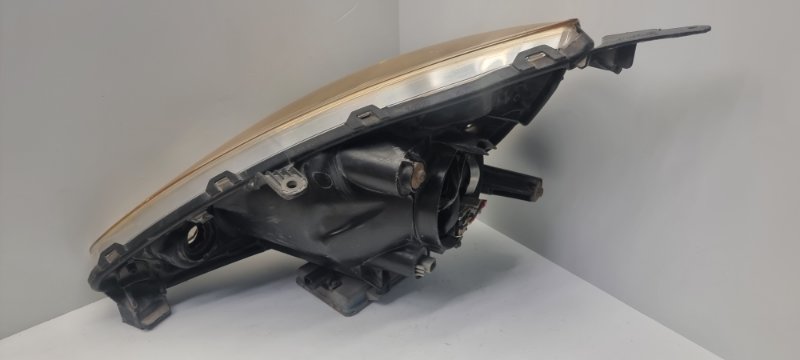 Фара ксеноновая передняя правая Fit 2002 GD1 L13A