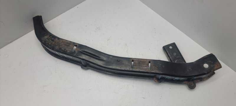 Планка под фару передняя правая Honda Fit GD1 L13A