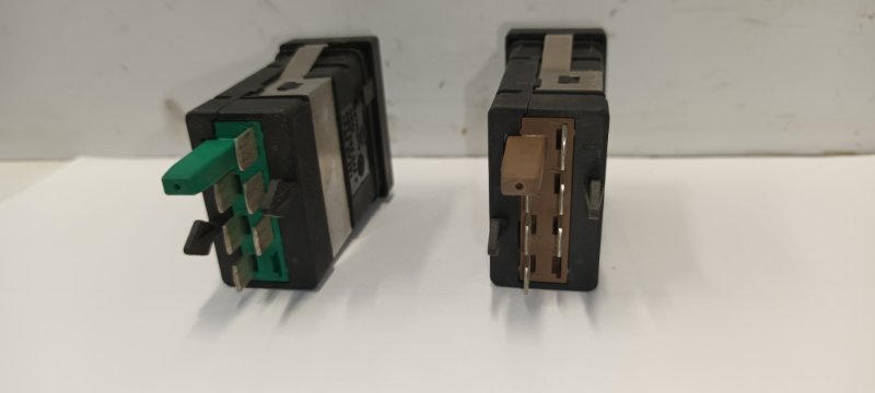 Кнопка обогрева сидений передняя Volkswagen Passat 3B5 ACK