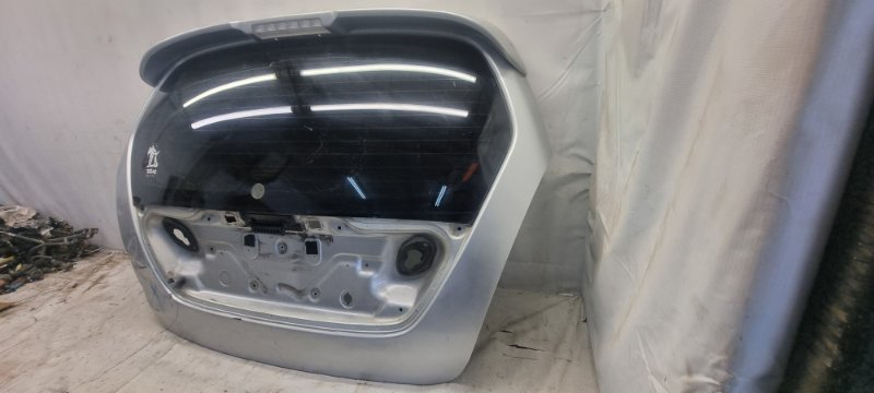 Дверь багажника задняя Suzuki Aerio RD51S M18A