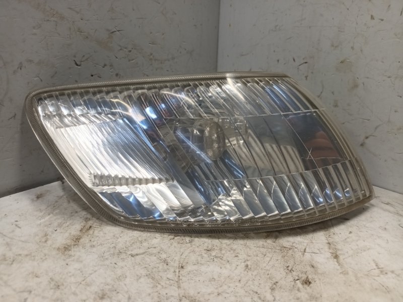 Габарит передний правый Corona Premio 2000 AT210 3SFE